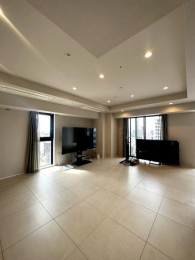 �@�s�S�̒��]���y���߂�A��Ƃ肠�郊�r���O