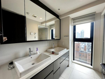 �@�Z�����������K�ɁB2�l����Ŏg����_�u���{�E���d�l