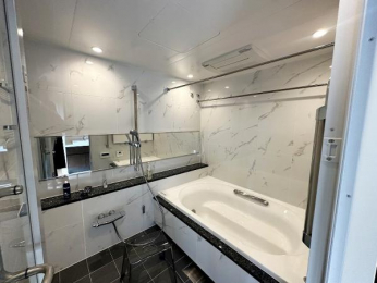 �@����������A�������Z�����L�X�o�X���[���B