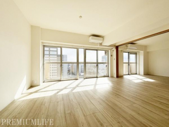 �@��R�̓����������郊�r���O