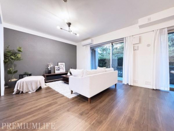 @̂u₩ȃrOɂƑ̏Ί炪W܂B