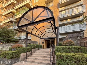 @A͂ƎꂳꂽAd̂GgXo}B