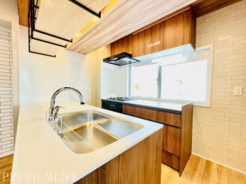 @ƃXy[XLA[LxȃZp[gLb`̗pB