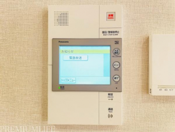 �@���S�̃��j�^�[�t���C���^�[�t�H��