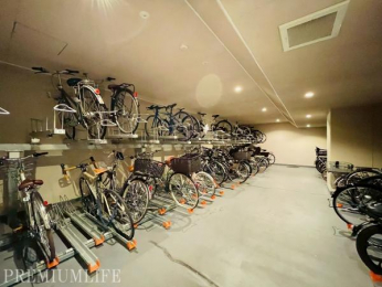 @֏Ȃ̂ŁA]ԂJɂ炳ꂸAhƖʂłSłBi󋵂͗vmFj