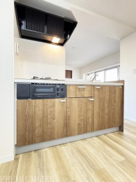 �@��ƃX�y�[�X���m�ۂ��ꂽ�A�����̂��₷���L�b�`���B