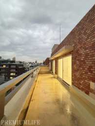 �@���C�h�X�p���̉��s���̂���e���X�B�֎q��u���āA�O�̋�C�ɐG��Ȃ���Ǐ���e�B�[�^�C�����y���ނ̂������ł��ˁB