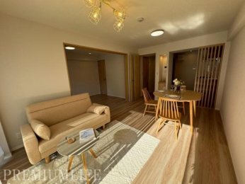 �@�Ƌ�z�u�����₷���A�C���e���A�̕����L����g������̗ǂ����r���O