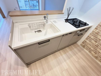 �@�����X�y�[�X�̊m�ۂ��ꂽ�L�b�`��