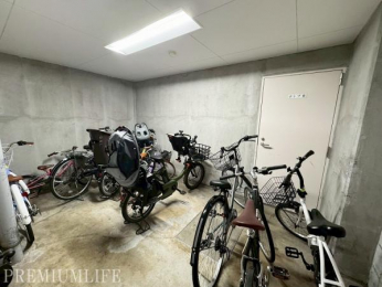 @֏Ȃ̂ŁA]ԂJɂ炳ꂸAhƖʂłSłBi󋵂͗vmFj