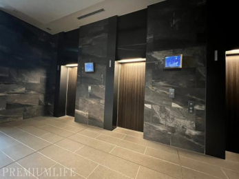 �@�h�ƃJ�����t�G���x�[�^�[�B�h�Ɛݔ��������Ă���܂��B