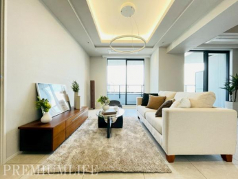 �@�Ƒ��c���ɂ҂�����̍L�X���r���O���