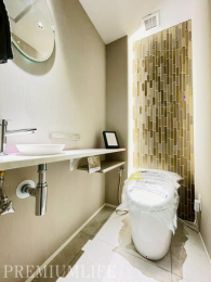 �@��􂢃X�y�[�X�t���ŉq���I�Ɏg����g�C��