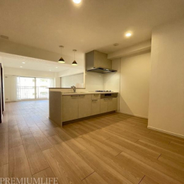 �@�Ƒ��̃R�~���j�P�[�V�������Ƃ�₷���Ζʎ��L�b�`���B