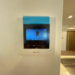 �@���j�^�[�t�C���^�t�H���ŗ��q�̊m�F���ł��܂��B�h�Ə�����S�̐݌v�B