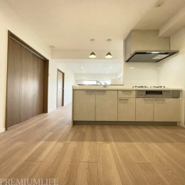 �@�Ƌ�z�u�����₷���g������̗ǂ����r���O���[���ł��B���났�̎��Ԃ��؂ɂł��闎����������ԁB