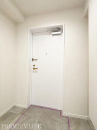 �@�L�߂̌��ւŉƑ��̌C����ׂĂ��]�T������܂��B