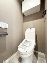 �@�������̂���g�C���B�V���v���f�U�C���ŗ������������͋C������܂��B