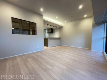 �@�Ƒ��c���ɂ҂�����̍L�X���r���O���