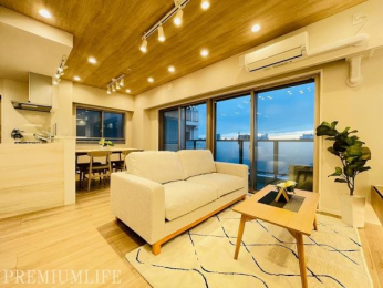 �@�Ƒ��c���ɂ҂�����̍L�X���r���O���