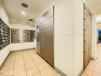 �@��z�{�b�N�X�����ŁA�s�ݎ��̉ו��󂯎����X���[�Y