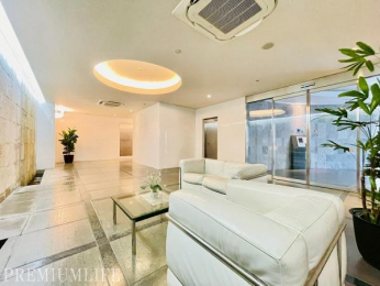 �@�}���V�����G���g�����X�z�[��