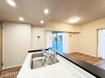 �@�Ζʎ��ŗ������Ȃ��炨�q�l�������܂�