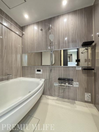 �@�L�߂̗����Ń����b�N�X�^�C���𖞋i