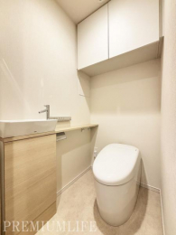 �@���������ӂ����K�ȃg�C���X�y�[�X