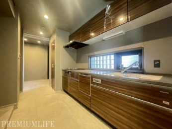 �@�Ɨ������L�b�`���ł������ɏW���ł�����