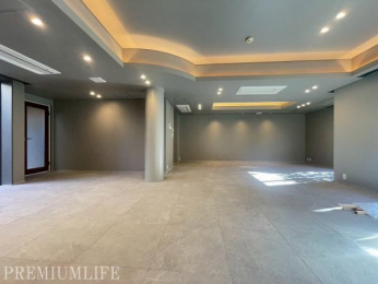 �@�L���ɗ]�T������Ƌ�̔z�u�����₷�����r���O