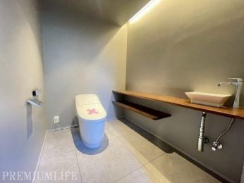 �@��􂢃X�y�[�X�t���ŉq���I�Ɏg����g�C��