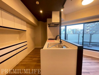 �@���[�L�x�Ŗ��邢�V�X�e���L�b�`��