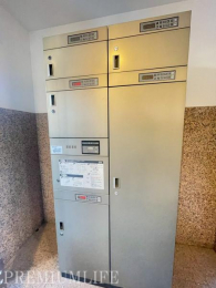 �@��z�{�b�N�X�����ŁA�s�ݎ��̉ו��󂯎����X���[�Y