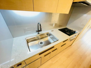 �@�����X�y�[�X���m�ۂ��ꂽ�L�b�`���Ŋy����������