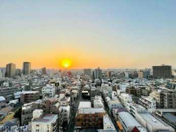 �@���Ă���[��ꎞ���y���߂鎺������̒��]