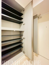 �@��e�ʂ̃V���[�Y�{�b�N�X�ł�������C������܂��B