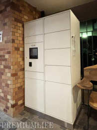 �@��z�{�b�N�X�����ŁA�s�ݎ��̉ו��󂯎����X���[�Y