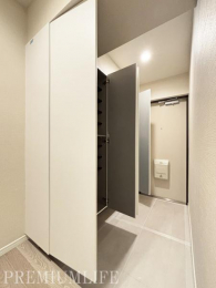 �@��e�ʃV���[�Y�N���[�N�Ō��ւ�������