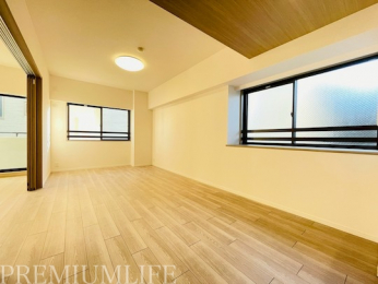 �@2�ʍ̌��Ŗ��邭���ʂ����ǂ����r���O