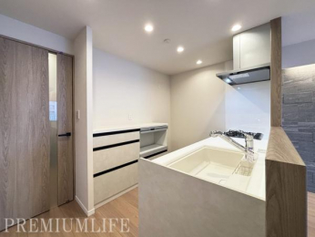 �@���[�L�x�ŉƎ������ɂ��z�����ꂽ�A���邭�@�\�I�ȃV�X�e���L�b�`���ł��������y����