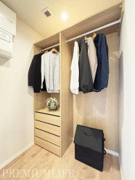 �@�N���[�[�b�g�t���ŗm�������ꂢ�ɕЕt��