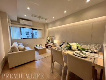 �@�J�����̂���݌v�ŁA������S�n�悭�߂�����㎿�ȃ��r���O