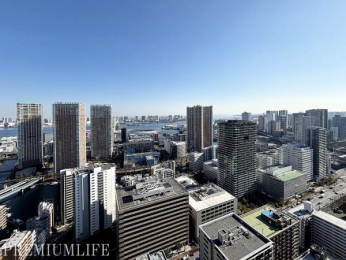 �@���̊O�ɍL����A�_�C�i�~�b�N�ȓs�s�r���[�B