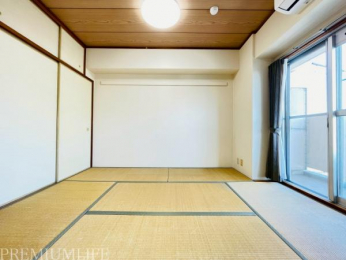 �@�Õ��ȕ��͋C�̂���a���̂Ȃ���̕z�c��~���Ă������x�߂܂��B