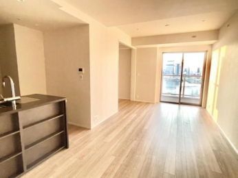 ���n�O�ώʐ^�@�Ζʎ��L�b�`���ŊJ���I�ȃ��r���O