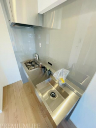 �@�V�b�N�ȃf�U�C���̃L�b�`�������X�y�[�X����������m��