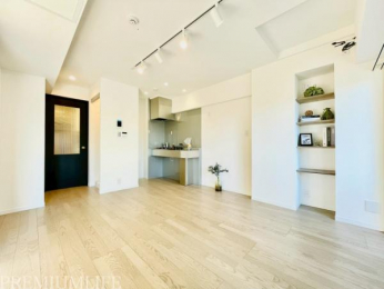 �@�C���e���A�������R���p�N�g�Ȏ��[�ɖ��ߍ��ݎ��L�b�`���ŊԎ����L���g����