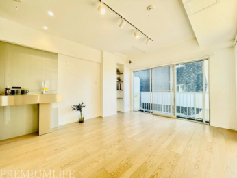 �@���ʂ��̗ǂ����r���O�ŉ��K�ȋ��