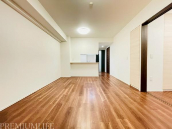 �@�Ζʎ��L�b�`���Ń��r���O���L���g����d�l